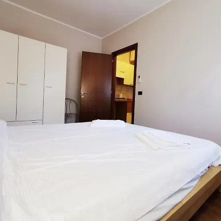 & Gym Apartment *
